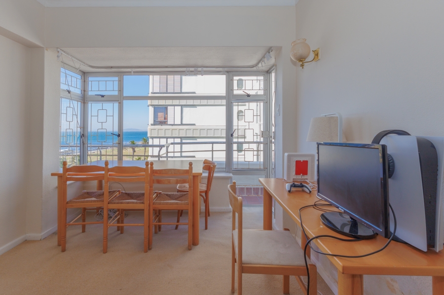 2 Bedroom Property for Sale in Sea Point Western Cape